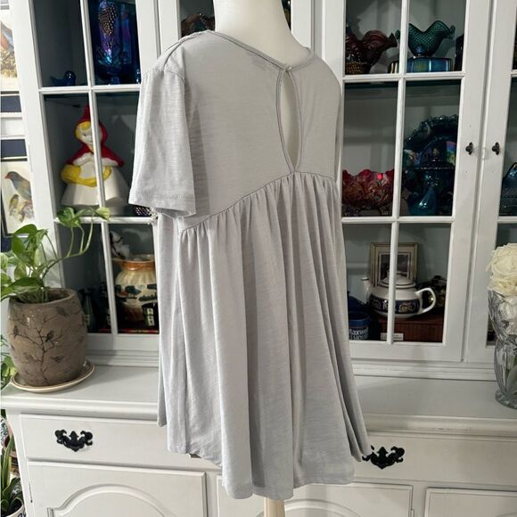 Anama Light Gray Flowy Short Sleeve Top Size Small - Picture 4 of 8